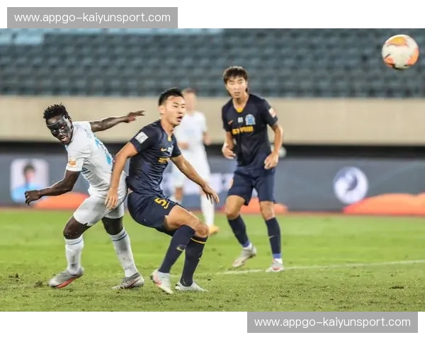 蓝调狂想曲：大连人VS广州富力，北方铁骑与南派灵动的巅峰碰撞